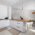 Ma Maison By El-pi Tours * 말린스카