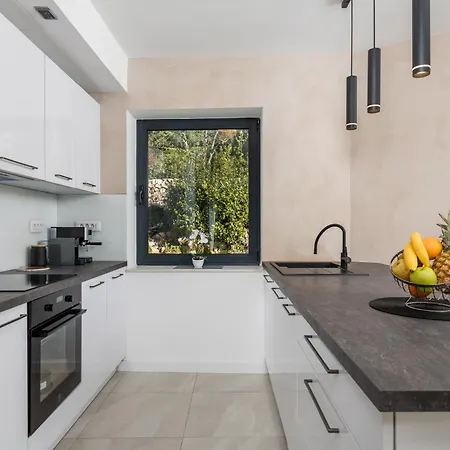 Ma Maison By El-pi Tours Villa